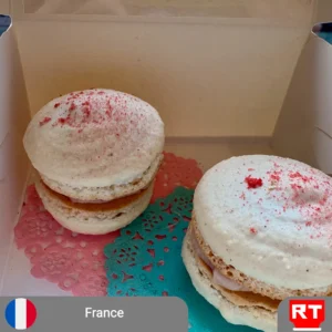 Fraise Noisette Macaron