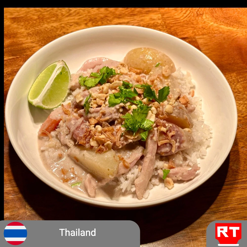 Thai Massaman Curry with a Comforting Twist – Chicken or Tofu (includes complimentary surprise dessert)