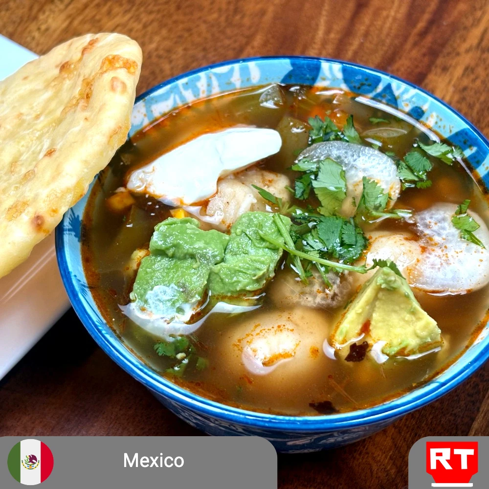 Comforting Mexican Tamale Soup with Cheesy Pan de Queso – Vegetarian & Gluten-Free (includes complimentary surprise dessert)