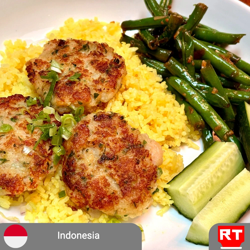 Indonesian Shrimp Cakes with Golden Fried Coconut Rice, Indonesian Green Beans & Fresh Cucumber (includes complimentary surprise dessert)